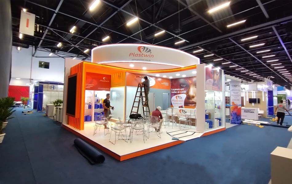 Arquitetura promocional de stands: o que é e como se destacar em eventos presenciais 9 Arquitetura promocional de stands