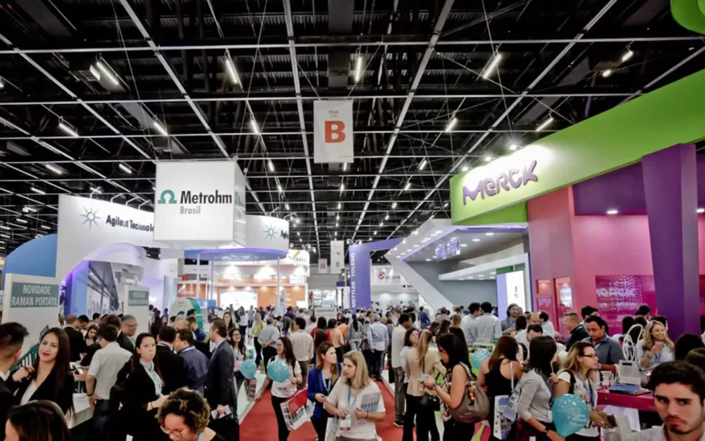 Como medir o ROI da sua participação em feiras e eventos 6 Fundo stands